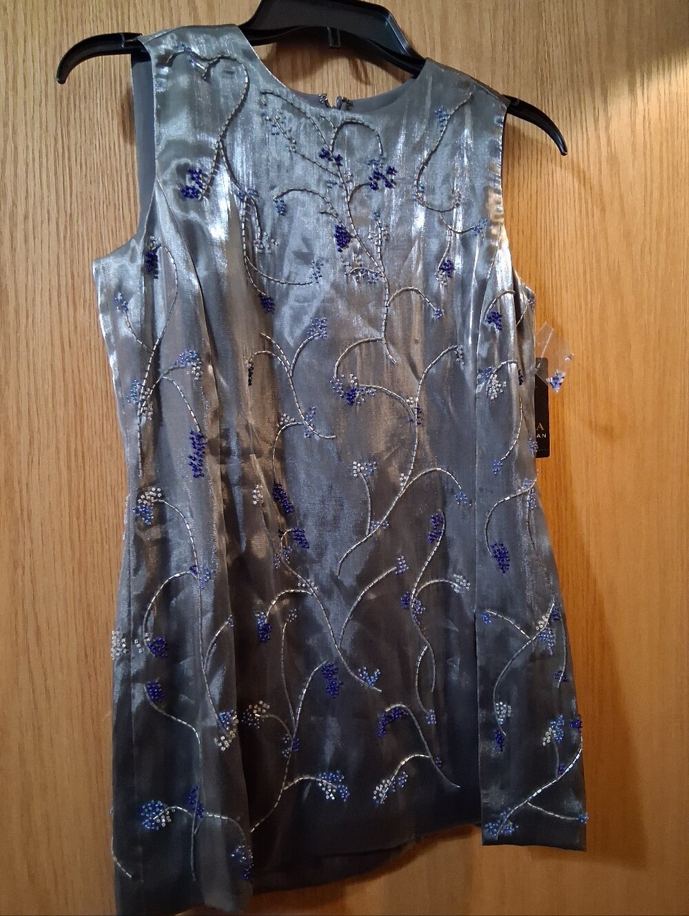 Dana buchman petite grey/silver formal tunic shirt, delicate metallic Embellishe